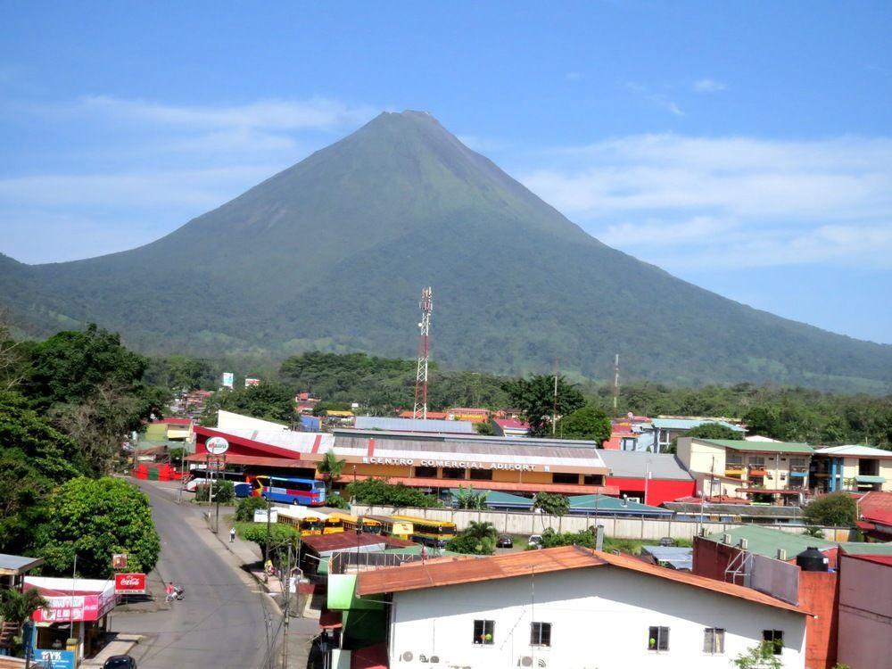 Hotel La Fortuna Esterno foto