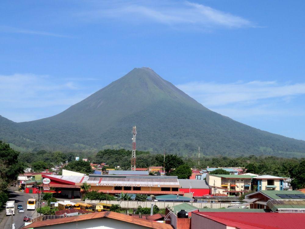 Hotel La Fortuna Esterno foto