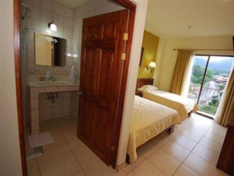 Hotel La Fortuna Esterno foto