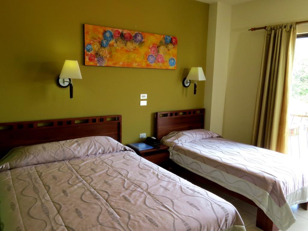 Hotel La Fortuna Esterno foto