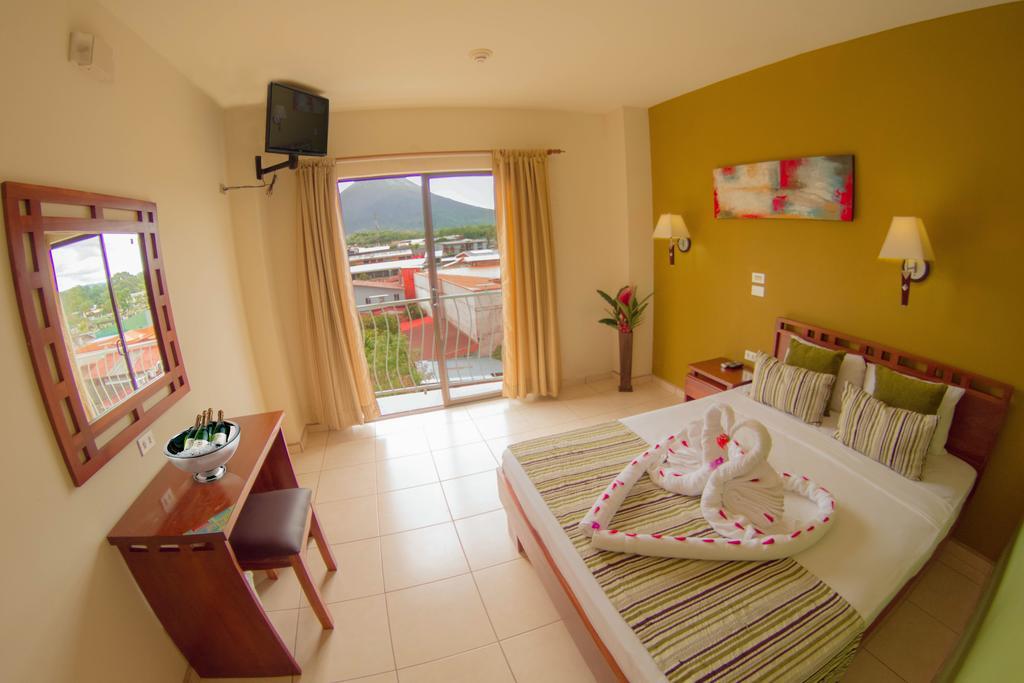 Hotel La Fortuna Esterno foto