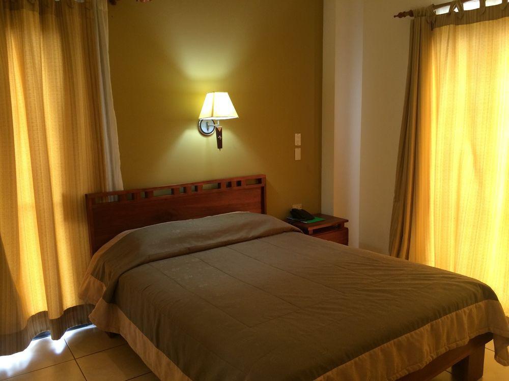 Hotel La Fortuna Esterno foto
