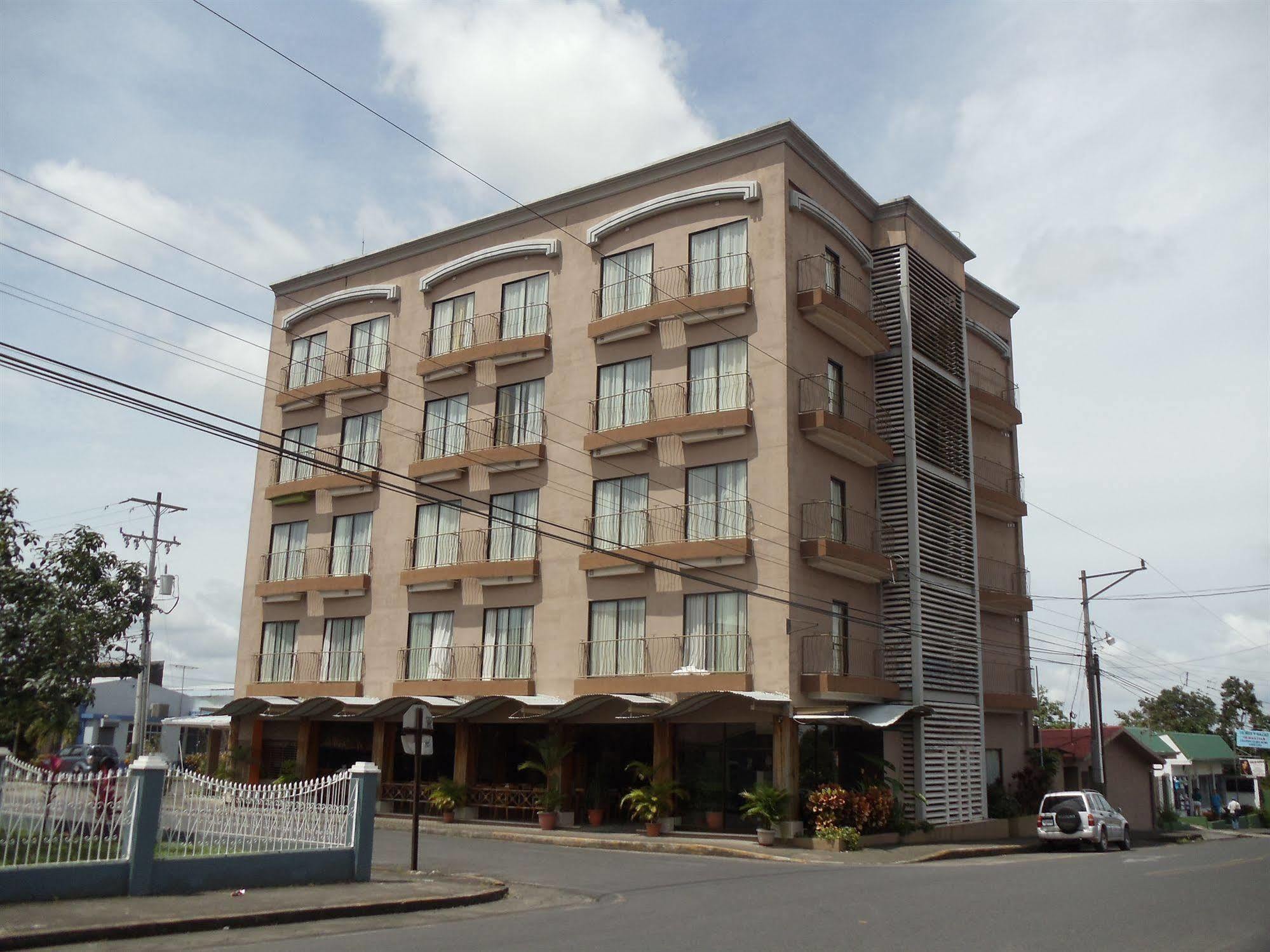 Hotel La Fortuna Esterno foto