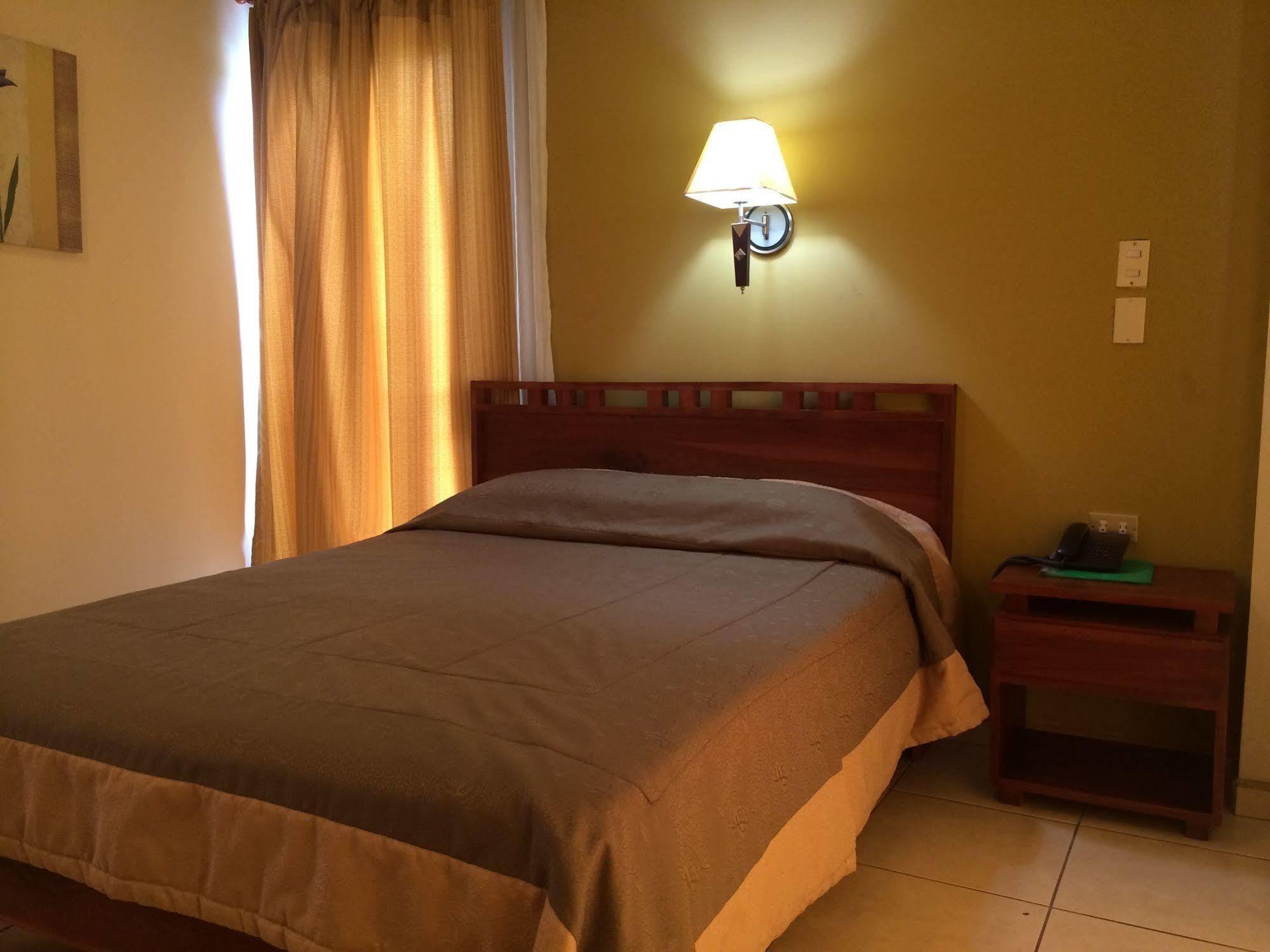 Hotel La Fortuna Esterno foto