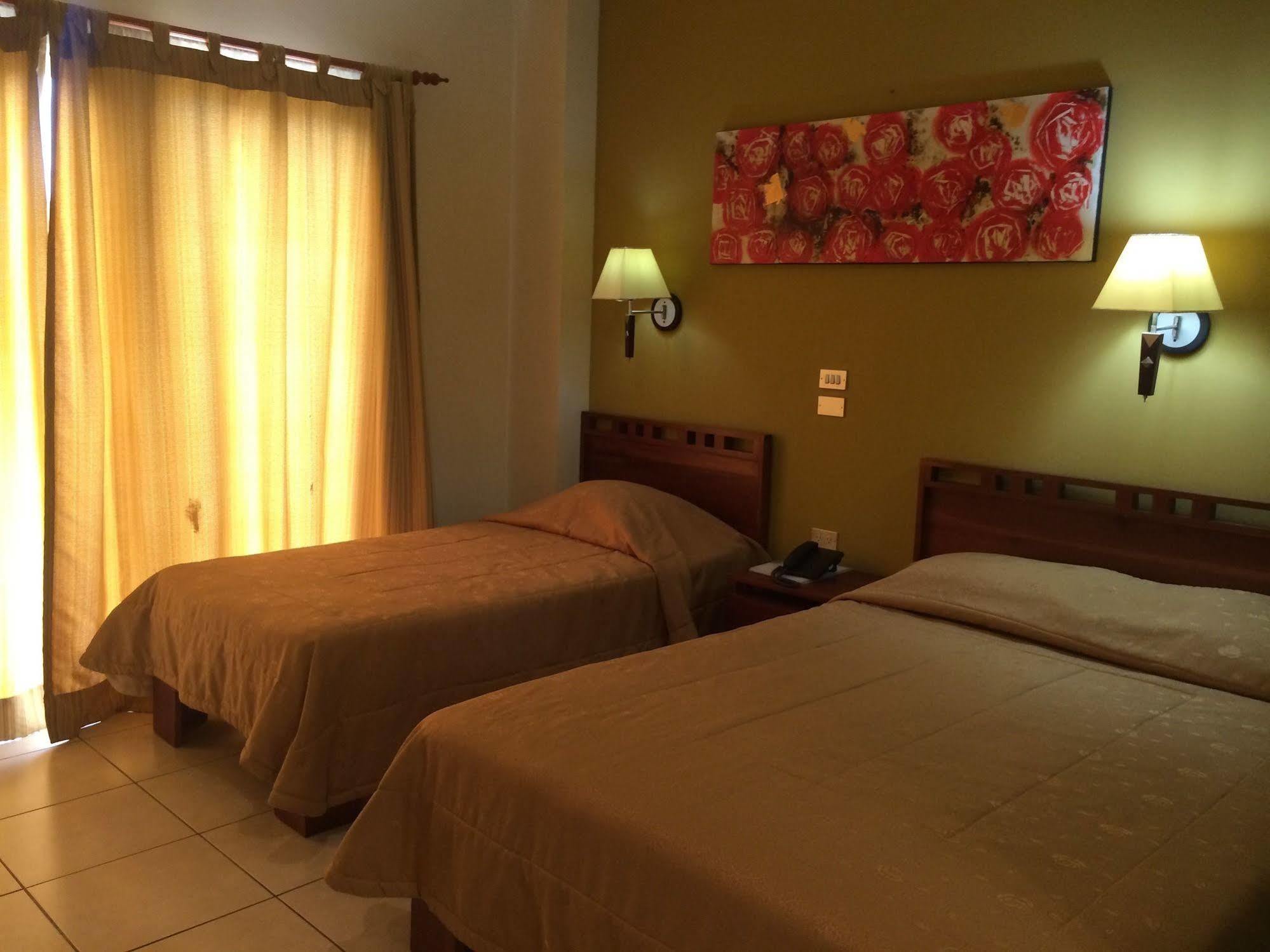 Hotel La Fortuna Esterno foto