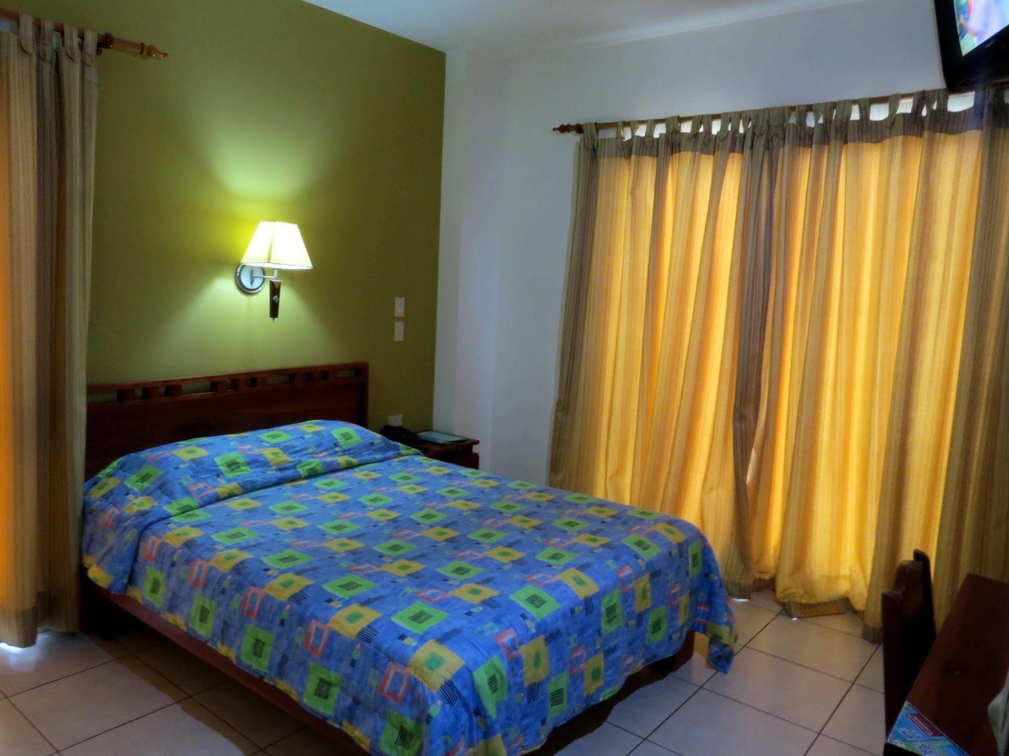 Hotel La Fortuna Esterno foto