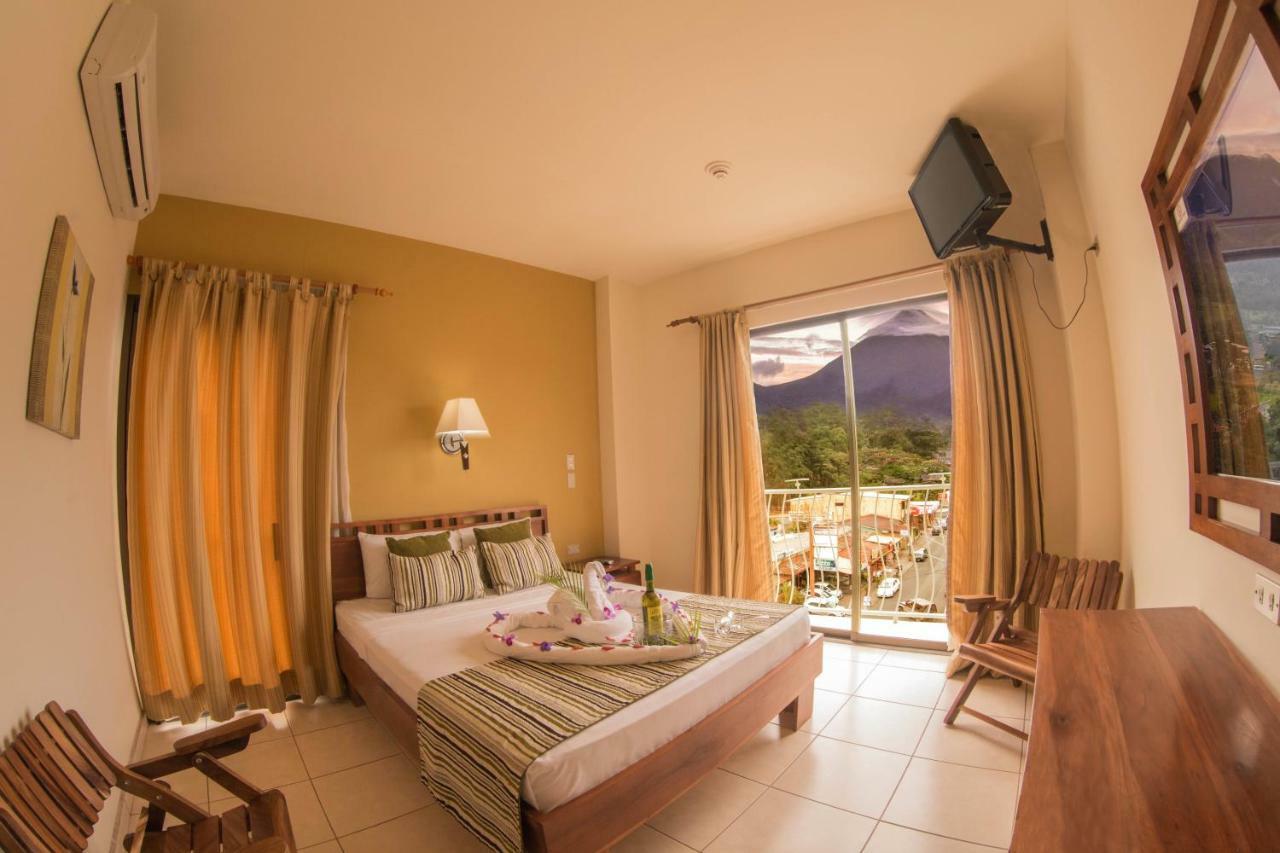 Hotel La Fortuna Esterno foto